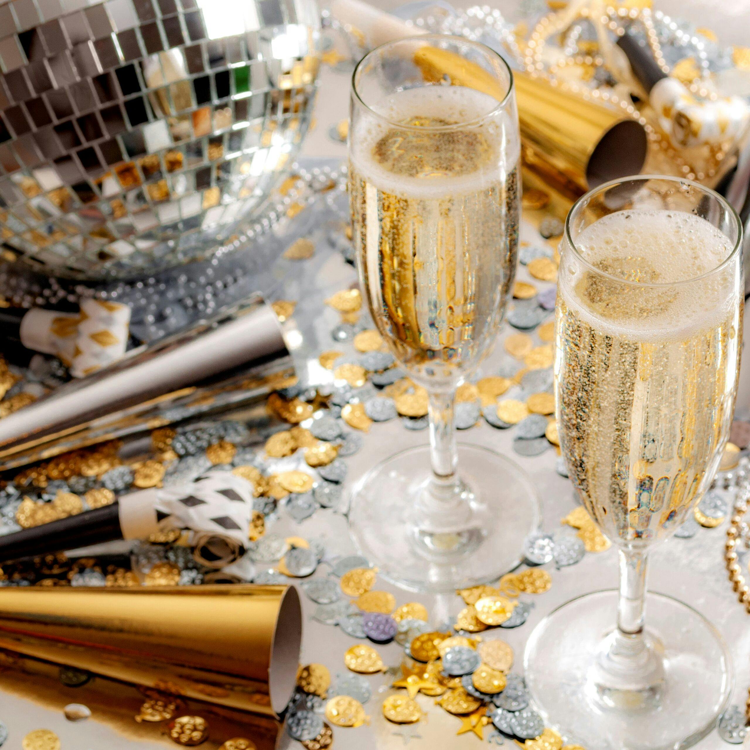 Staff Christmas party checklist for employers businessDEPOT